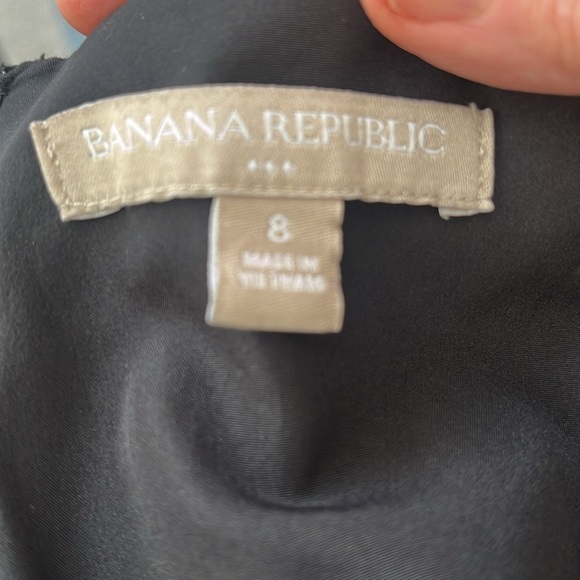 Banana Republic Knee Length Lined Pencil Skirt with Back Split in Black Size 8 - Picture 5 of 6